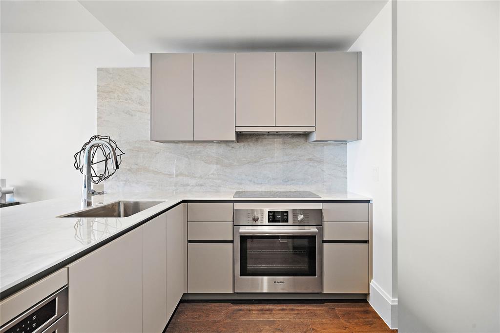1701 Hermann Drive #21A, Houston, Texas image 4