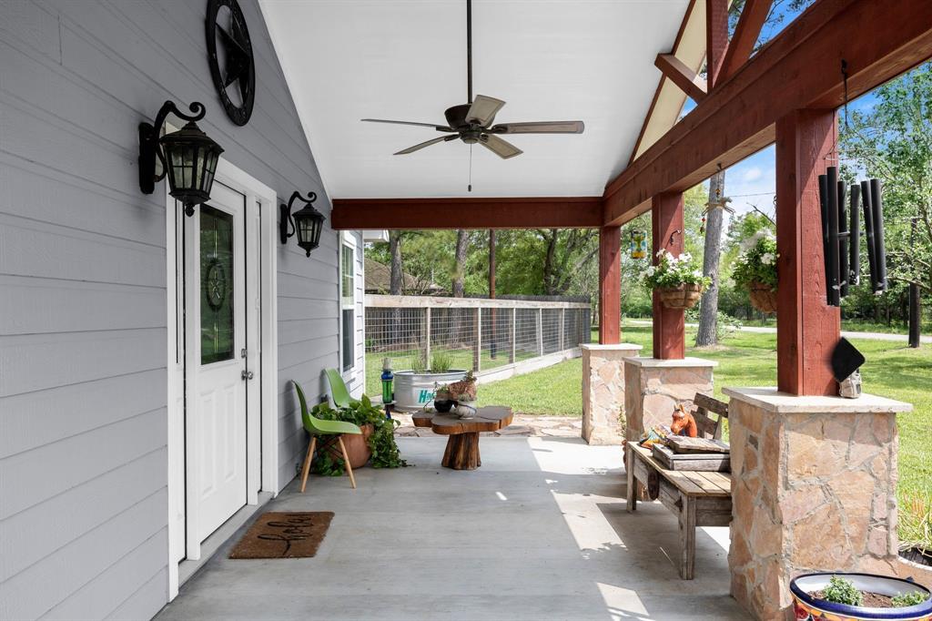 8703 County Road 48, Rosharon, Texas image 5