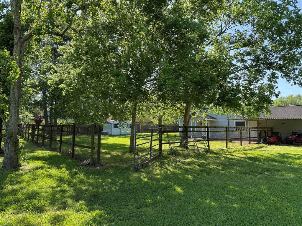 8703 County Road 48, Rosharon, Texas image 35