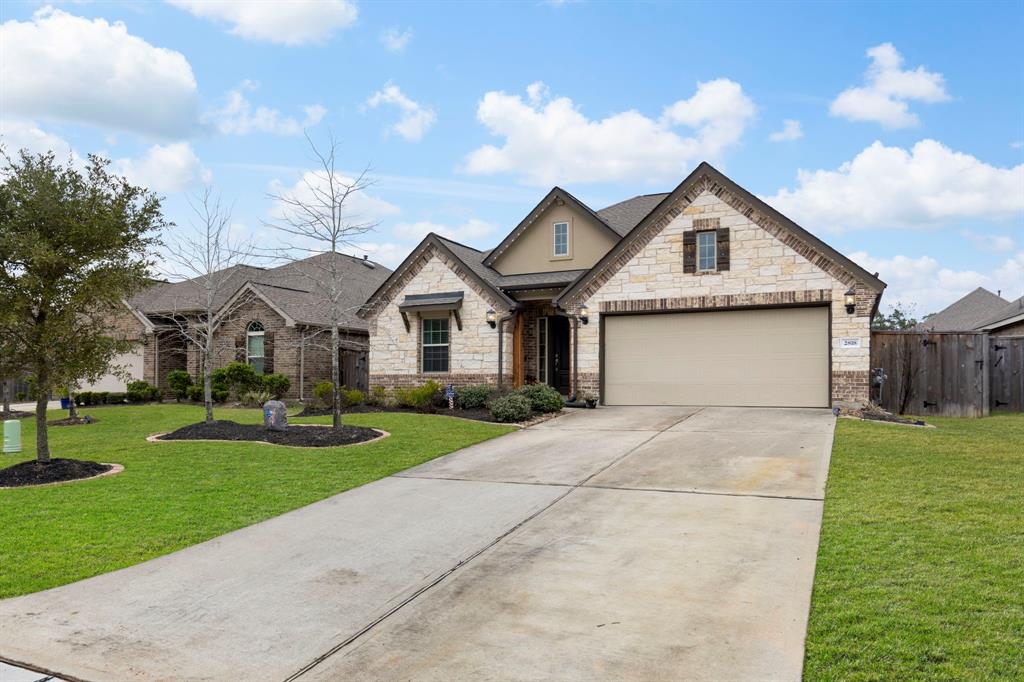 2818 Bretton Woods Drive, Conroe, Texas image 3