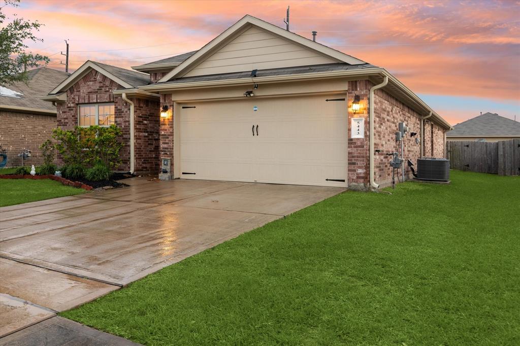 5443 Dunsmore Harbor Lane