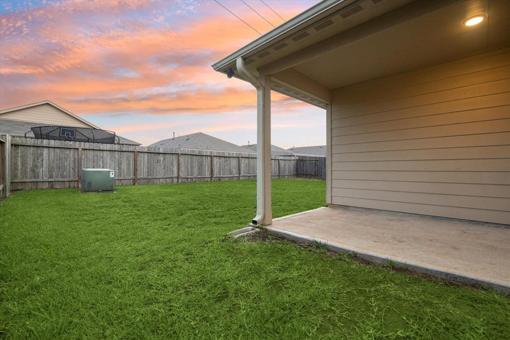 5443 Dunsmore Harbor Lane, Katy, Texas image 28