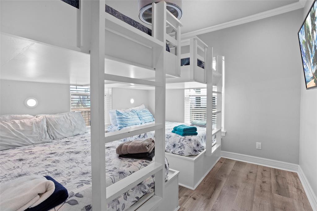 976 Mary Lynn, Crystal Beach, Texas image 12