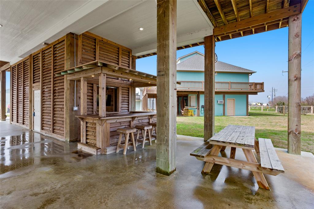 976 Mary Lynn, Crystal Beach, Texas image 4