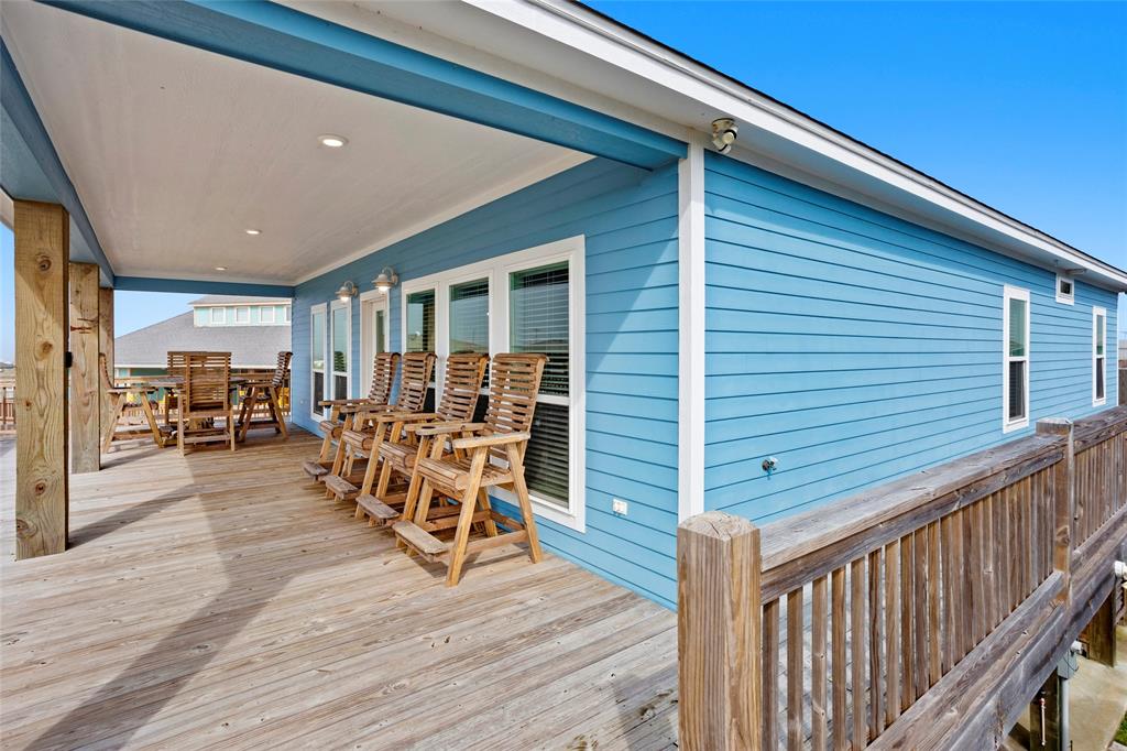 976 Mary Lynn, Crystal Beach, Texas image 2