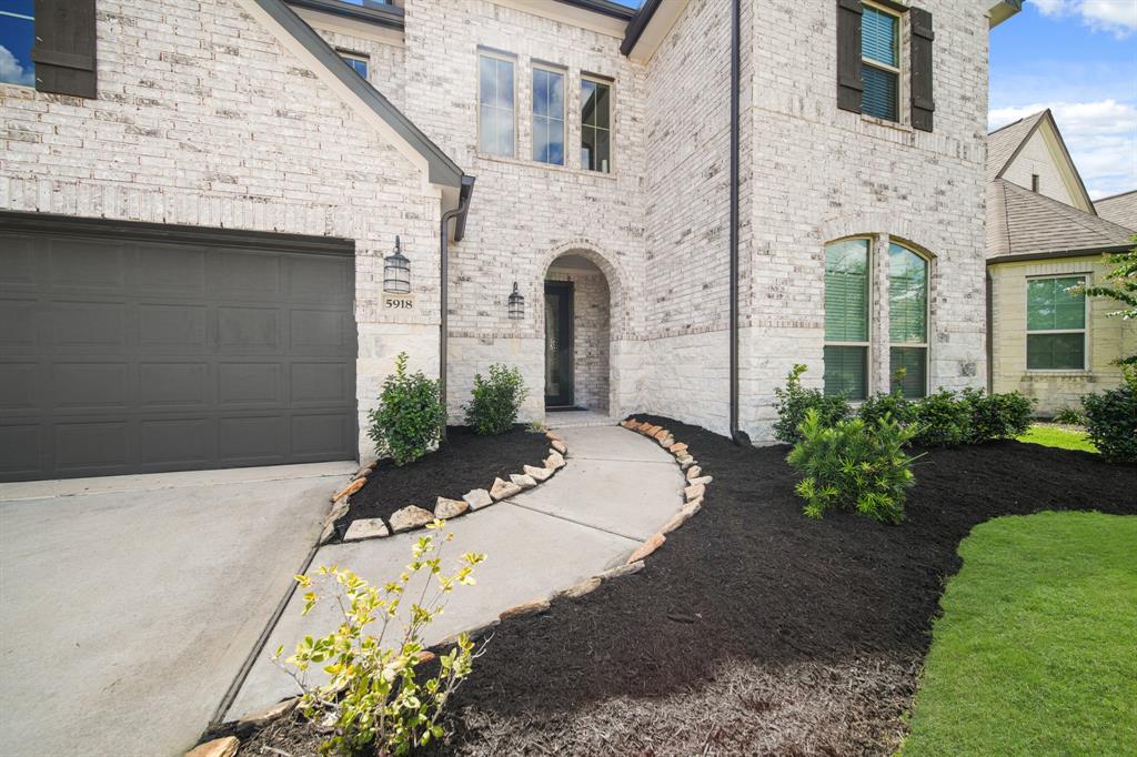 5918 Lake Bridge Lane