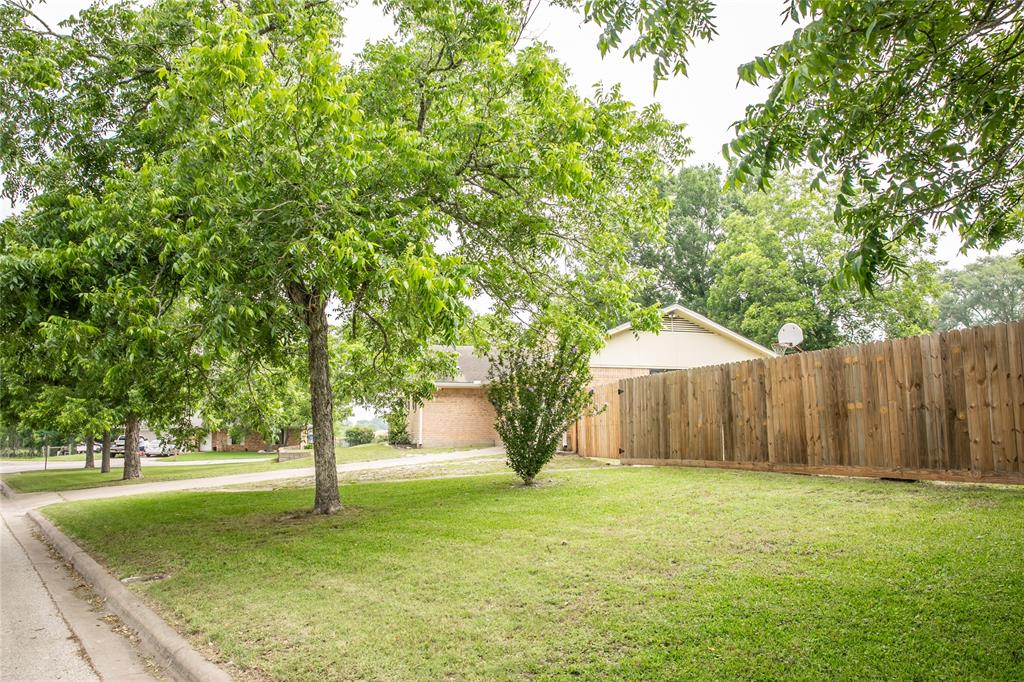 215 Edward Lane, Brenham, Texas image 5