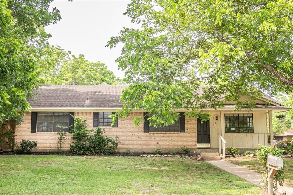 215 Edward Lane, Brenham, Texas image 2
