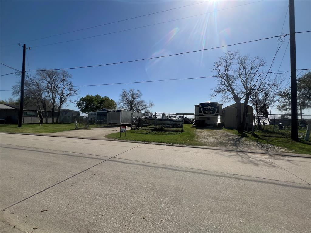 2646 Bay Oaks Harbor Drive, Baytown, Texas image 6