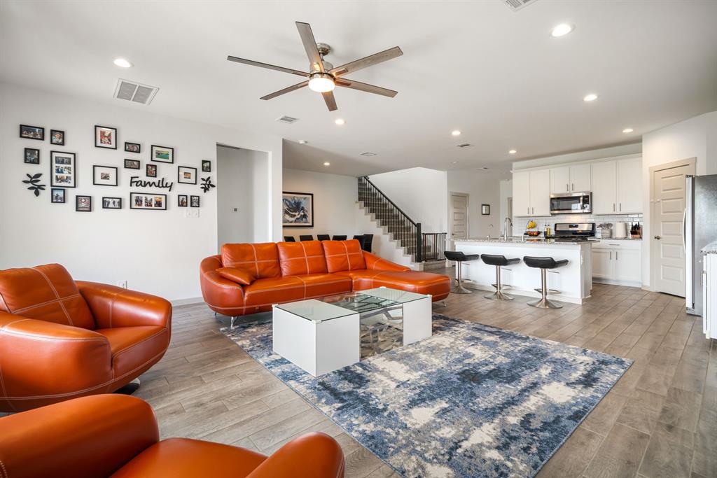 2421 Mar Vista Lane, La Marque, Texas image 11