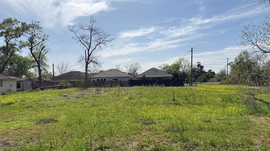 S Blackwell Street, La Porte, Texas image 1