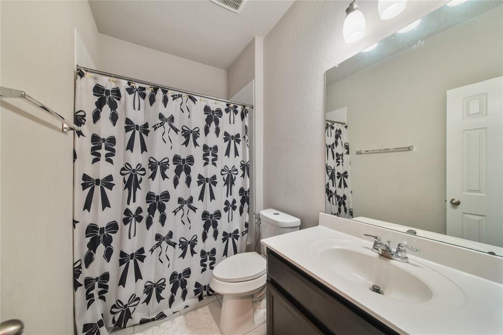 3214 Red Pebble Lane, Texas City, Texas image 15