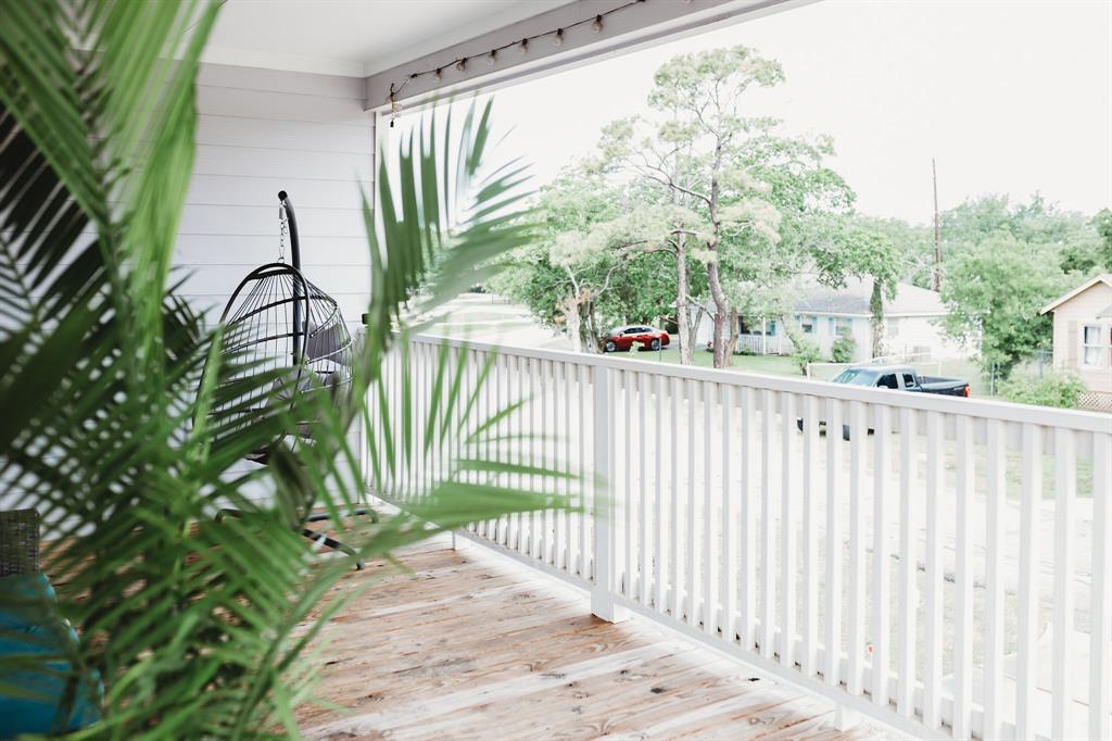239 Bay Oaks Drive, La Porte, Texas image 4