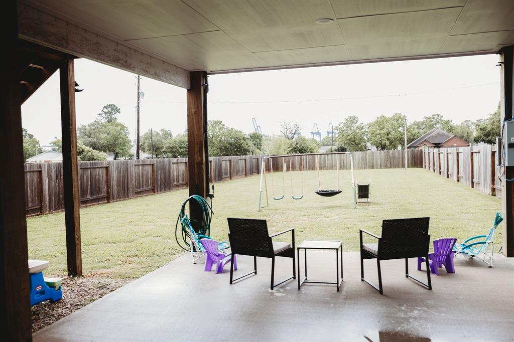 239 Bay Oaks Drive, La Porte, Texas image 38
