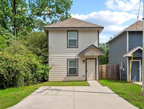 Single Family Residence in Willis TX 4139 Sam Houston Road.jpg
