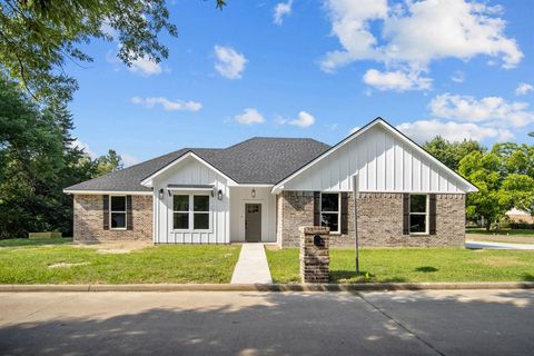 A home in Crockett