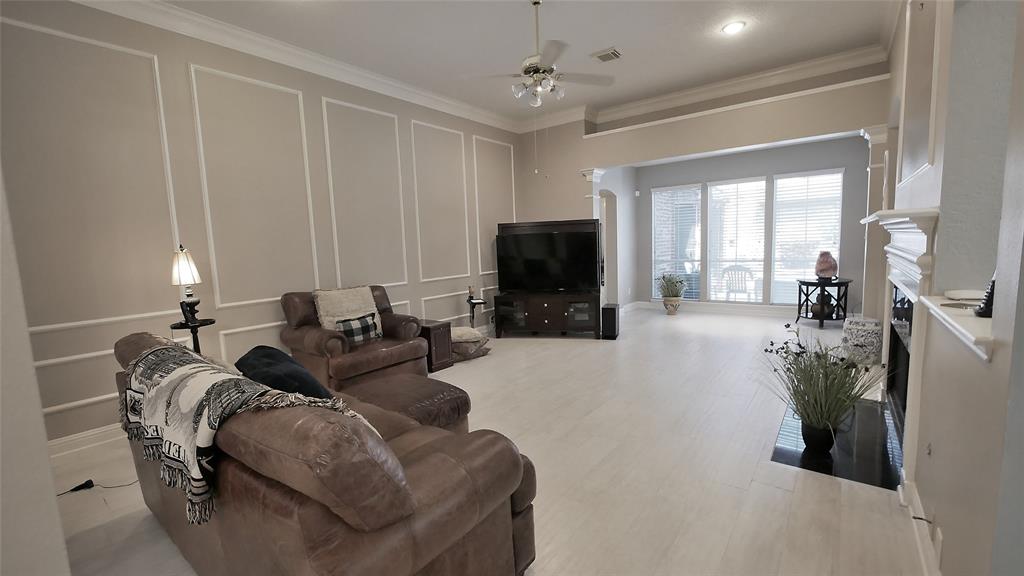 1314 Caravelle Court, Katy, Texas image 8