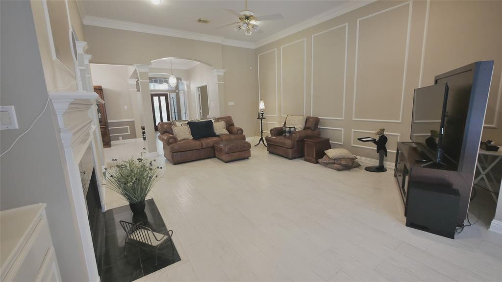 1314 Caravelle Court, Katy, Texas image 7