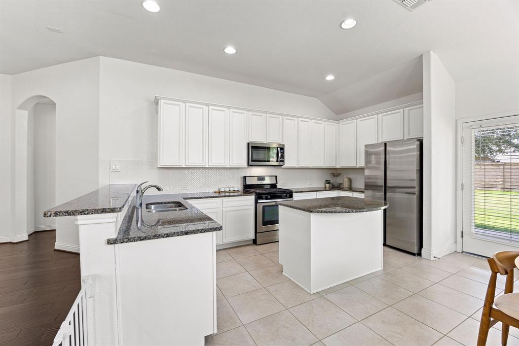 6326 Wolf Run Drive, Katy, Texas image 7