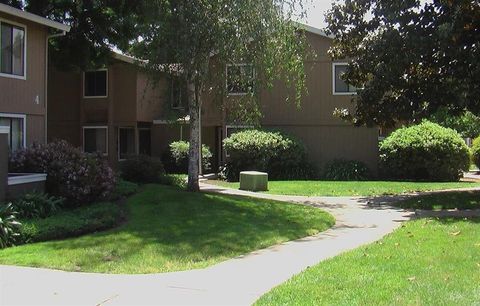 Photo of 820 W 4th Ave Ave, Chico, CA 95926 (MLS # 33630339)