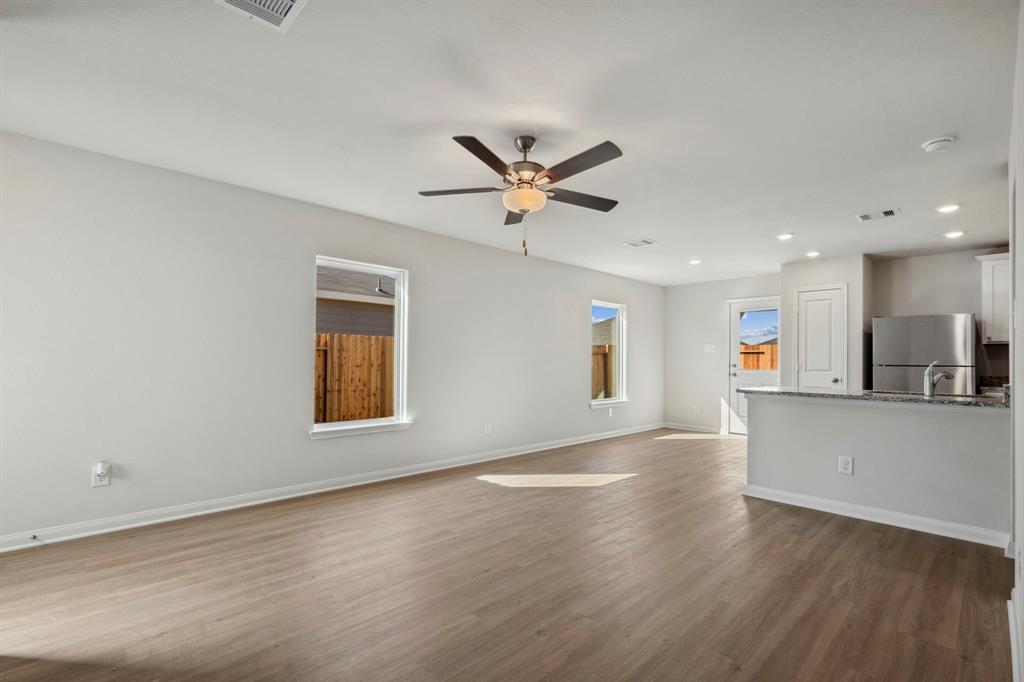 412 Tejas Trail, Waller, Texas image 4