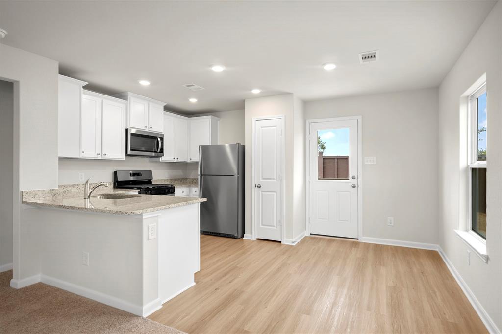 412 Tejas Trail, Waller, Texas image 2