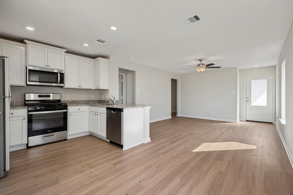 412 Tejas Trail, Waller, Texas image 14