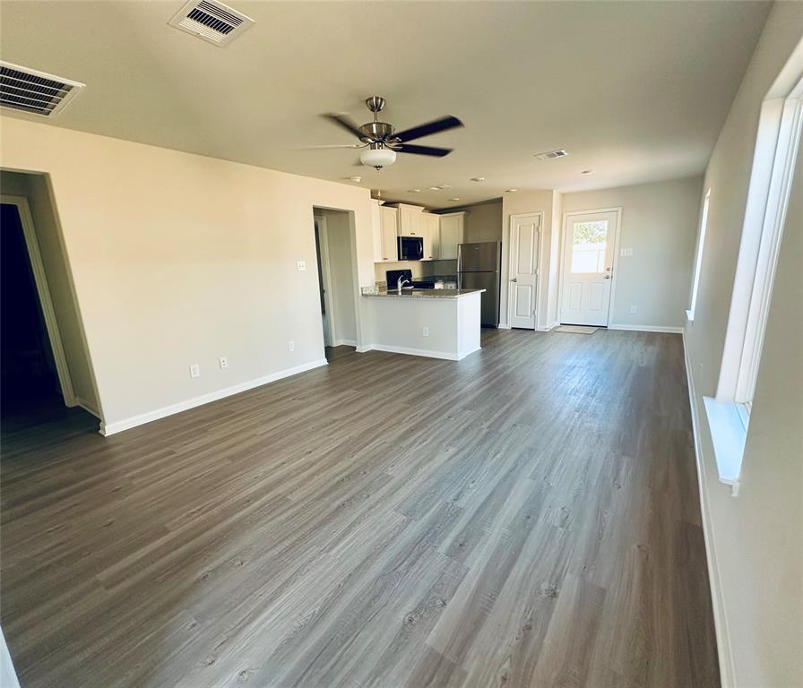 412 Tejas Trail, Waller, Texas image 4