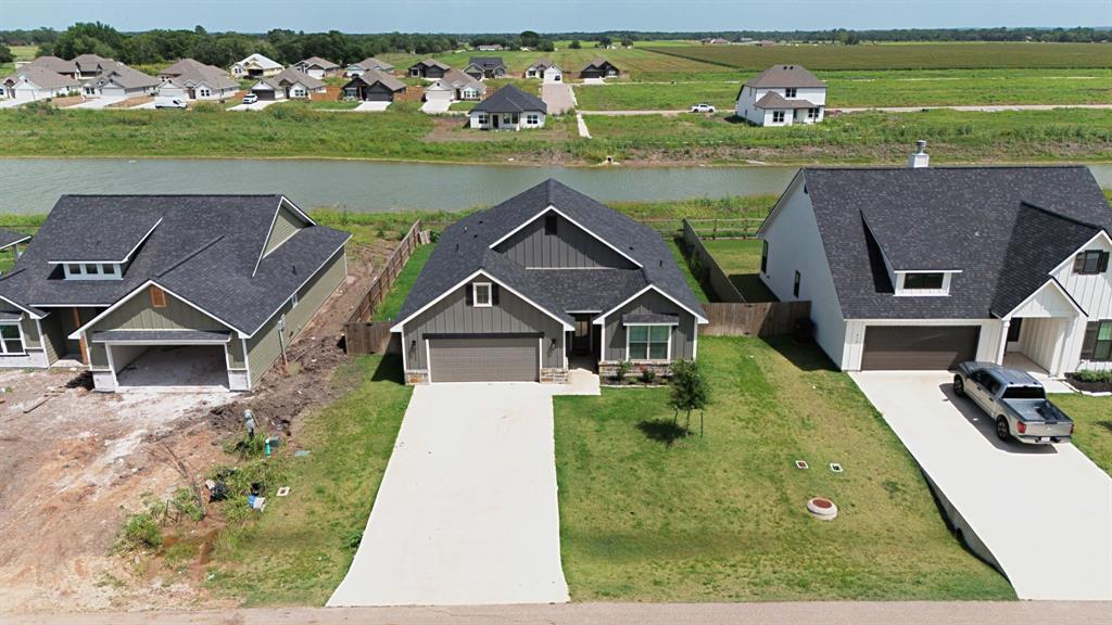 424 Brazos Bend