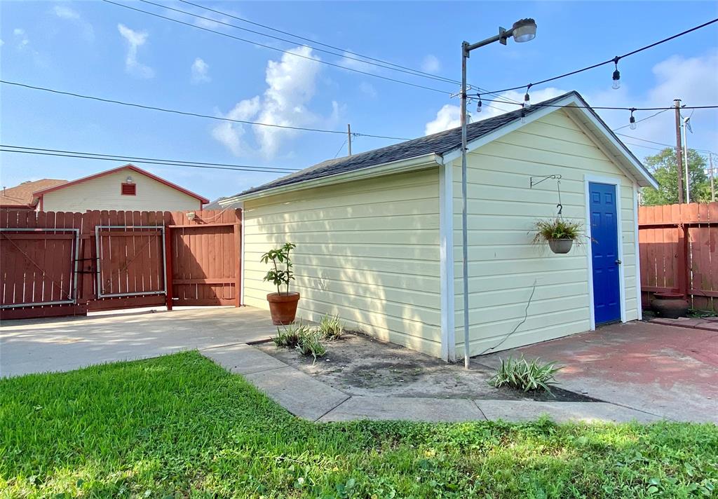 4817 Alamo Drive, Galveston, Texas image 28