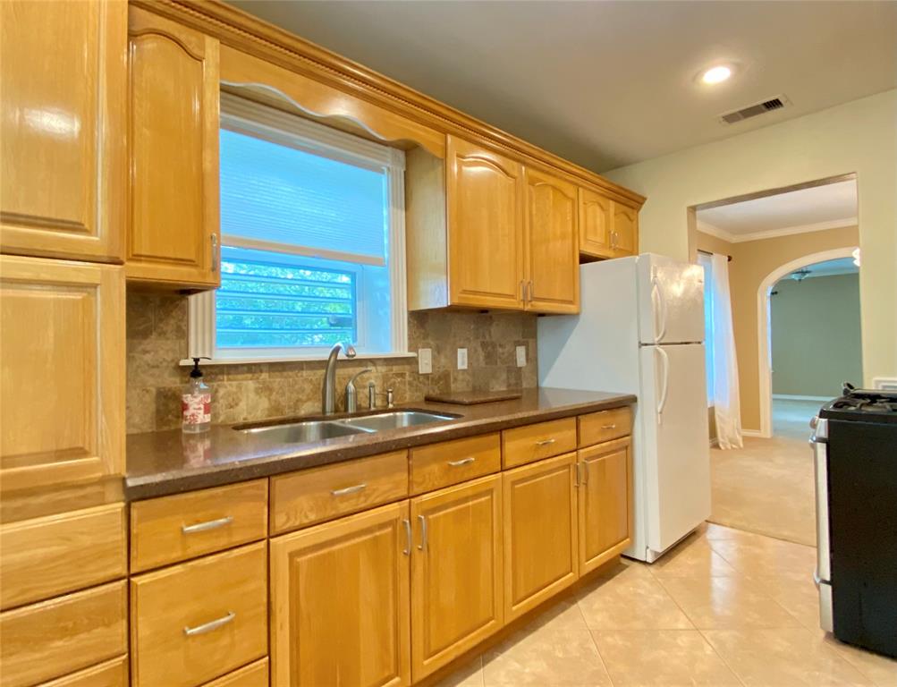 4817 Alamo Drive, Galveston, Texas image 10