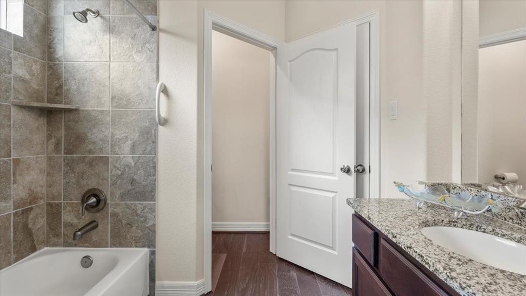 2077 Brookmont Drive, Conroe, Texas image 7