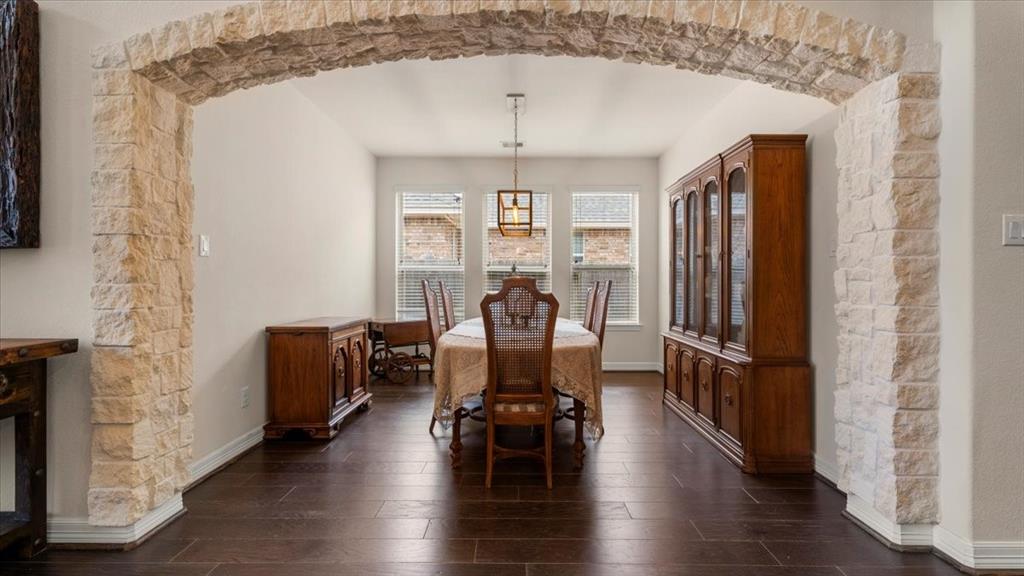 2077 Brookmont Drive, Conroe, Texas image 32