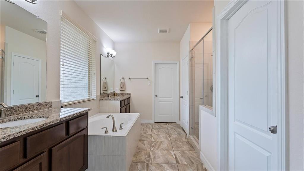 2077 Brookmont Drive, Conroe, Texas image 44