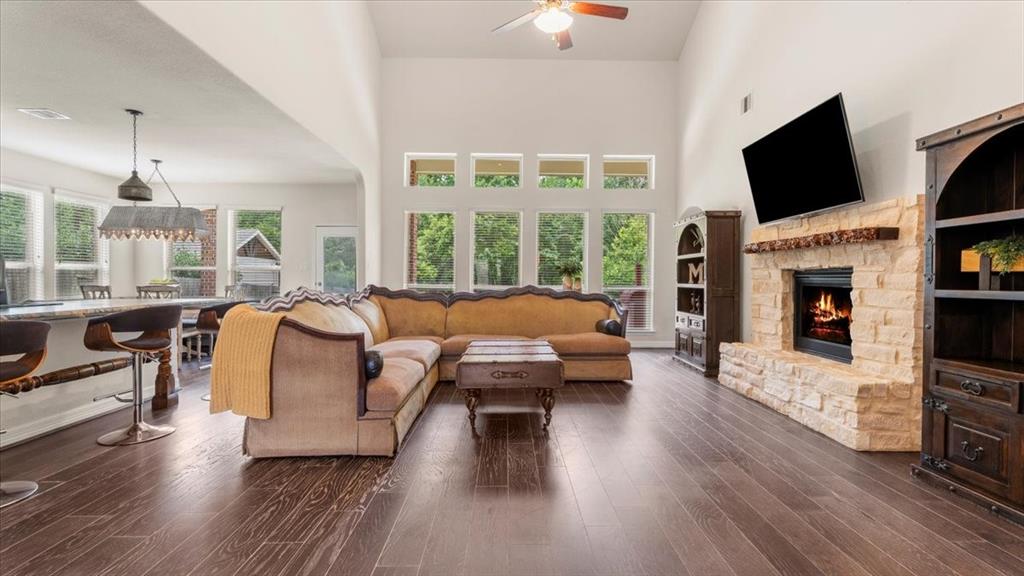 2077 Brookmont Drive, Conroe, Texas image 35