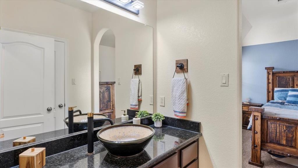 2077 Brookmont Drive, Conroe, Texas image 16