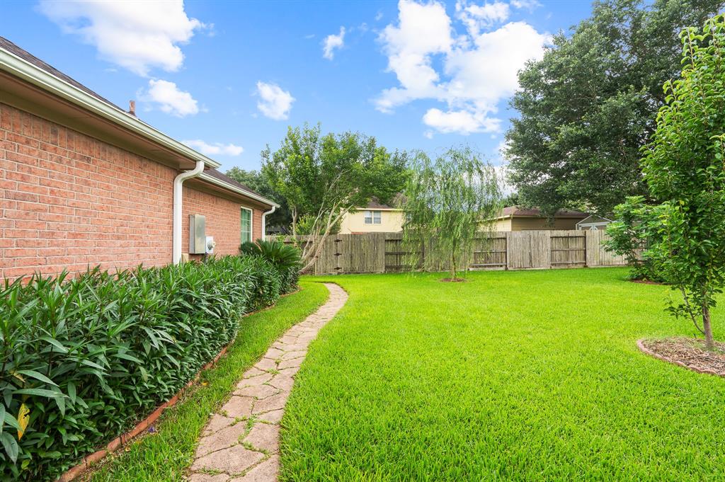 2034 Cypress Bend Lane, Sugar Land, Texas image 10