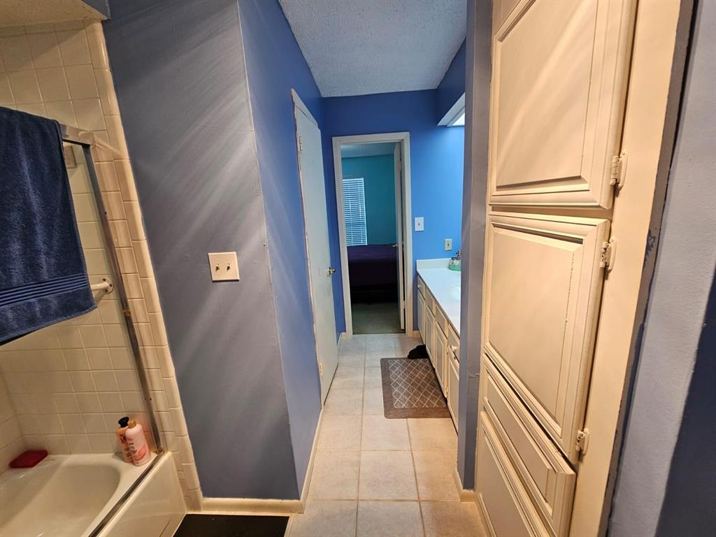 9807 Bent Branch Lane, Dallas, Texas image 15