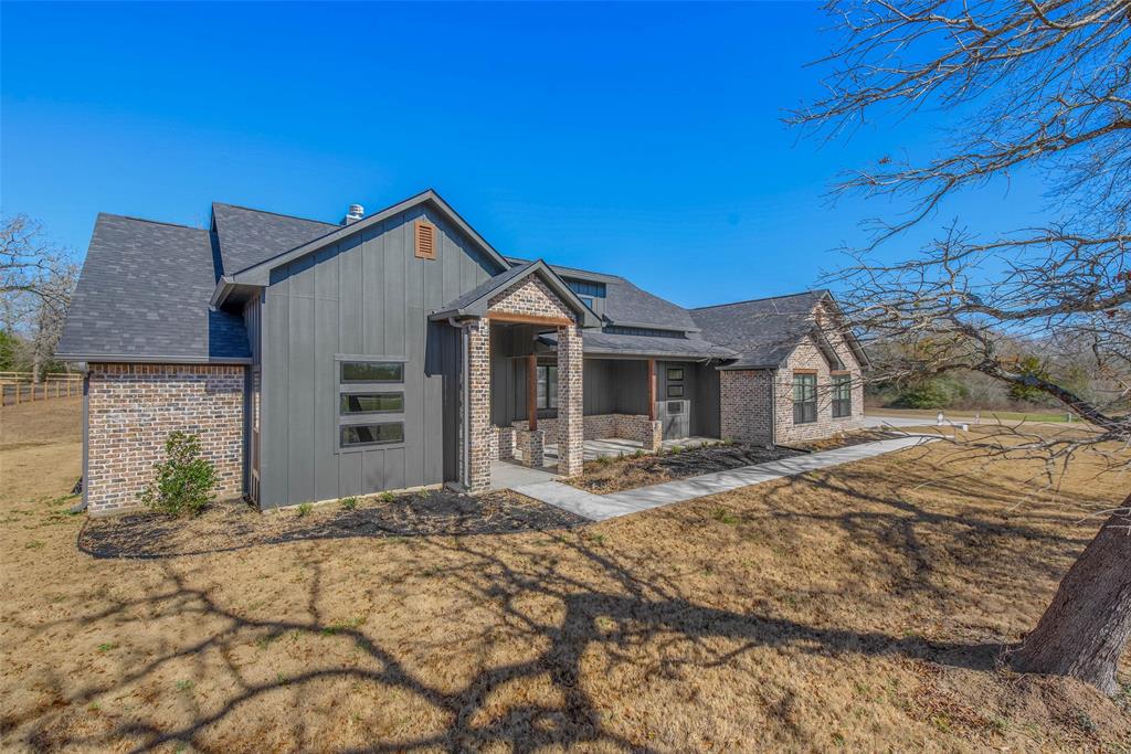 10414 Cornwall Ln, Iola, Texas image 2