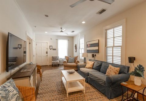 Single Family Residence in Galveston TX 4008 Avenue O 12.jpg