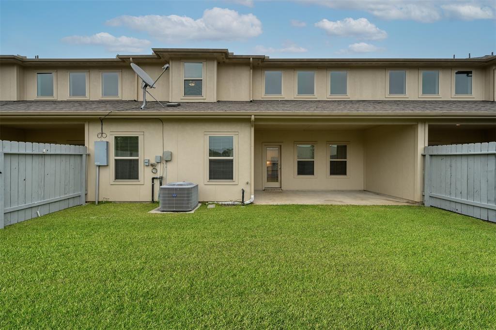15331 Westland Gate Drive, Conroe, Texas image 30
