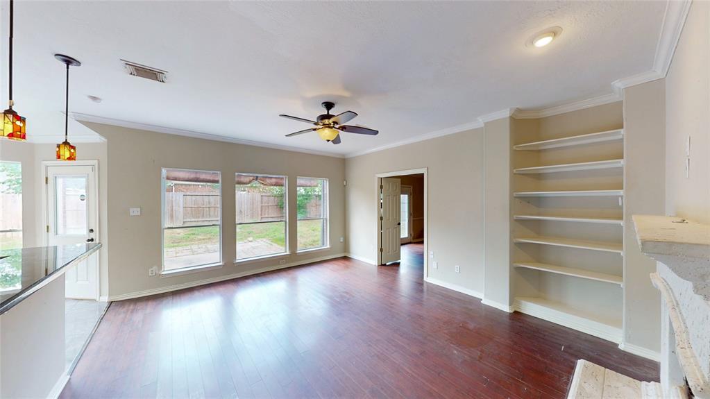 3326 Beacon View Court, Pearland, Texas image 11