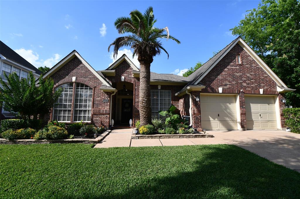 6819 Knoll Park Drive