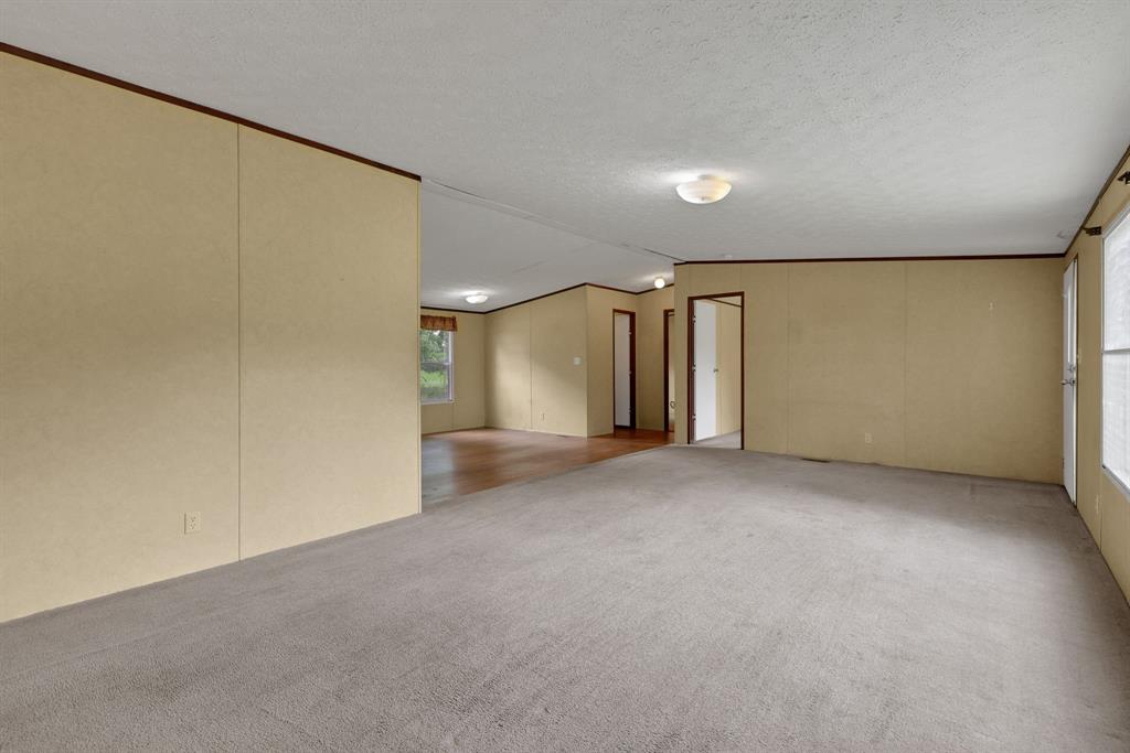 1000 W Dalton Road, Coldspring, Texas image 10