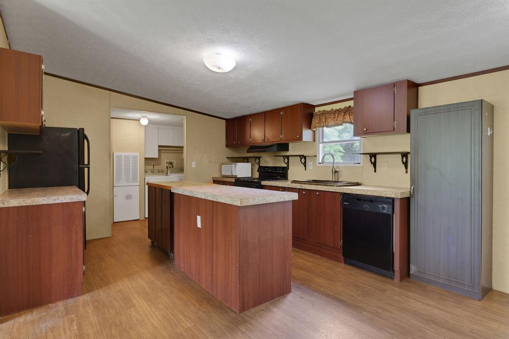 1000 W Dalton Road, Coldspring, Texas image 8
