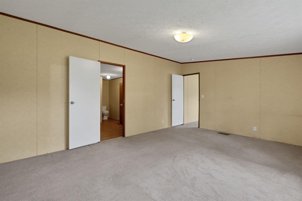1000 W Dalton Road, Coldspring, Texas image 15