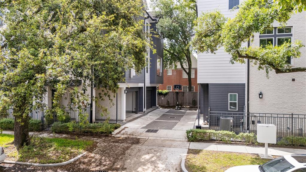 4504 Yupon Street, Houston, Texas image 43