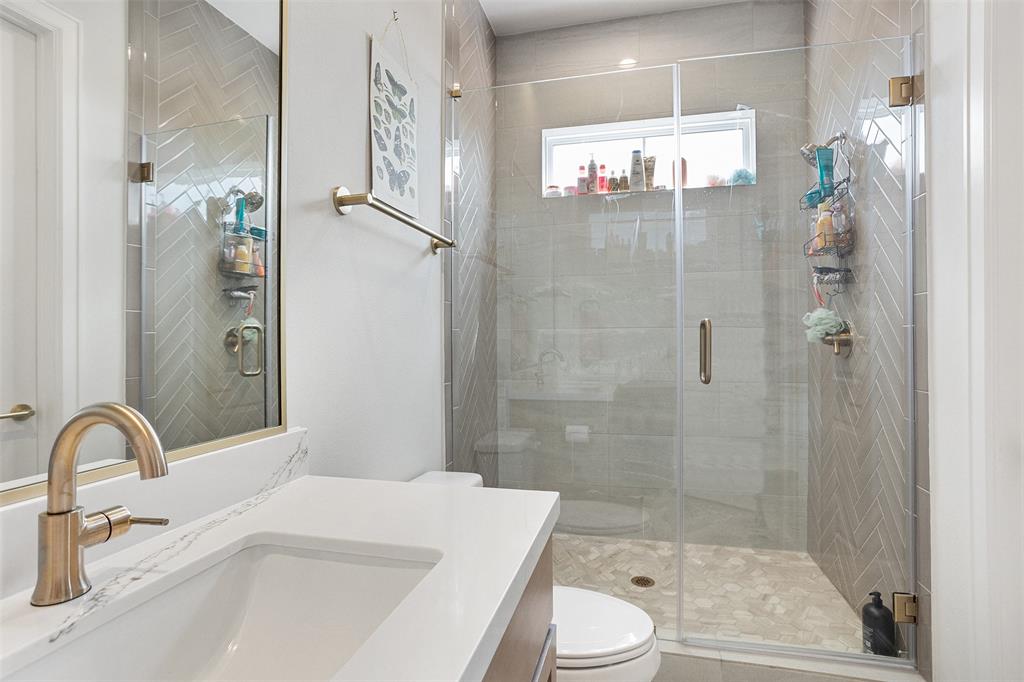 4504 Yupon Street, Houston, Texas image 32