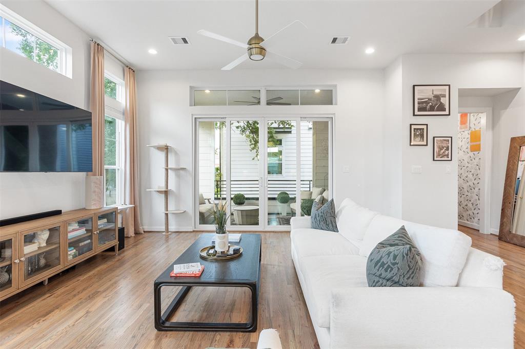 4504 Yupon Street, Houston, Texas image 11
