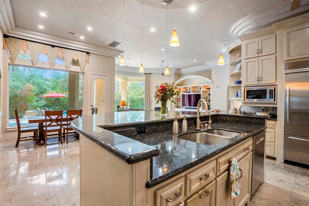 11 Bracebridge Drive, The Woodlands, Texas image 20